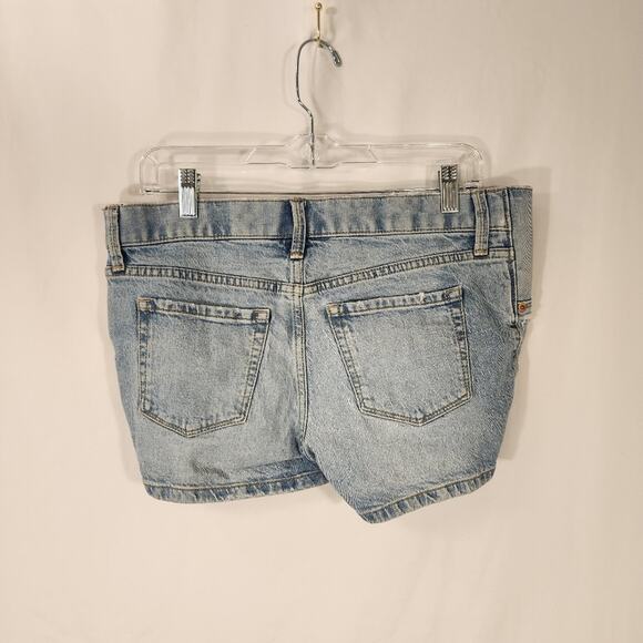 INGRID & ISABEL ISABEL Maternity Lt Wash Denim Distressed Shorts Boho Womens 2 - Picture 3 of 10